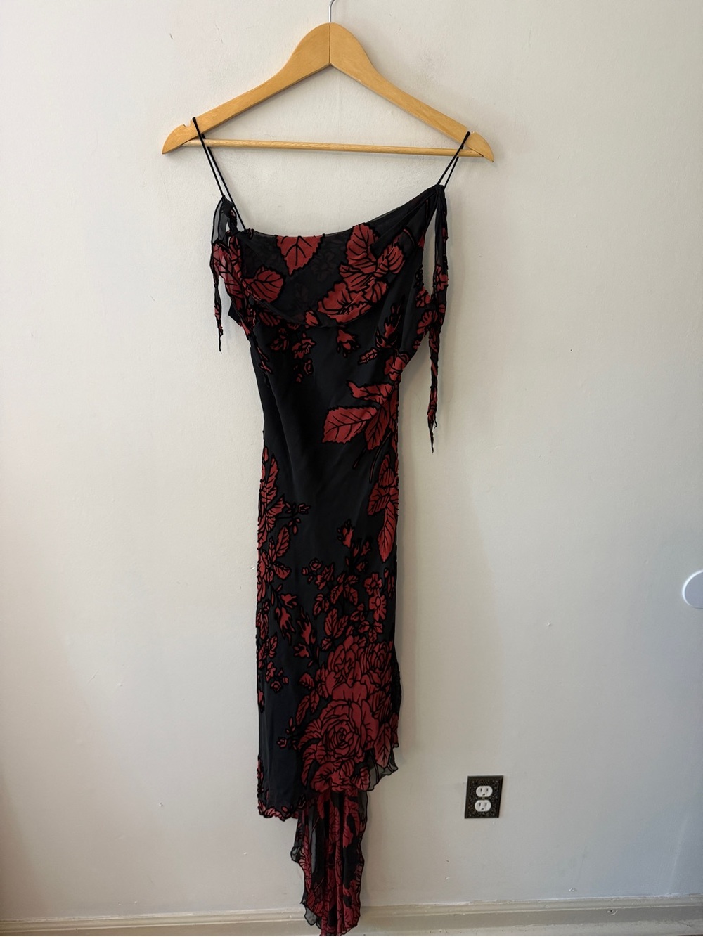 Y2K Vintage Cache Black Dress with Rust Floral Print and Asymmetrical Hem - Picture 2 of 5